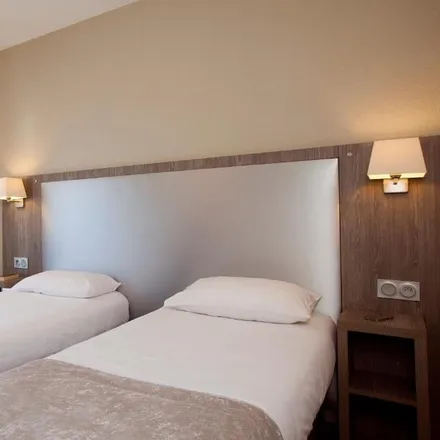 Rent this 1 bed apartment on Séjours & Affaires Clairmarais in 25 Rue Édouard Mignot, 51100 Reims