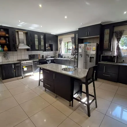 Image 4 - unnamed road, Johannesburg Ward 32, Sandton, 2054, South Africa - Apartment for rent