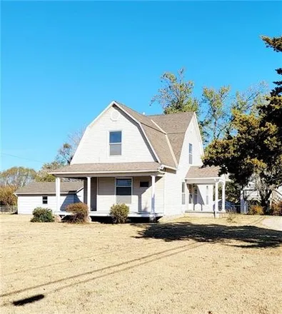 Buy this 3 bed house on North Kentucky Street in Iola, KS 66749