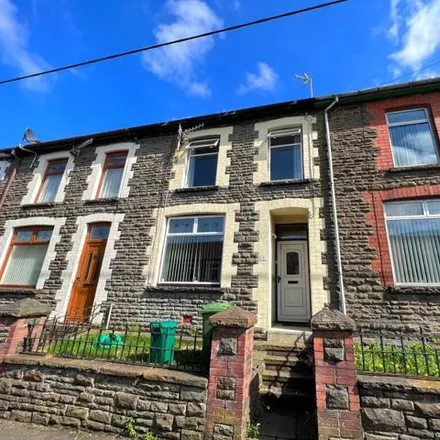 Rent this 3 bed house on Oakland Terrace in Cilfynydd, CF37 4HB