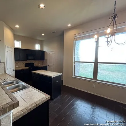 Image 5 - 518 Creekside Circle, New Braunfels, TX 78130, USA - Duplex for rent