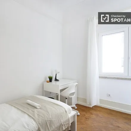 Rent this 7 bed room on Mimosa do Parque in Rua Rodrigo da Fonseca, 1250-272 Lisbon