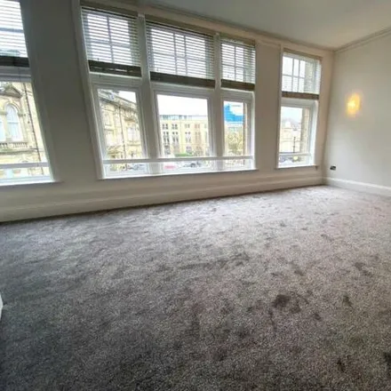 Image 3 - CES Harrogate, 8a Royal Parade, Harrogate, HG1 2SZ, United Kingdom - Room for rent