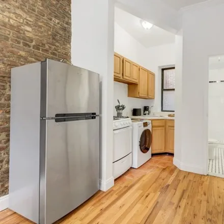 Image 7 - 118 East 102nd Street, New York, New York 10029, United States  New York New York - House for rent