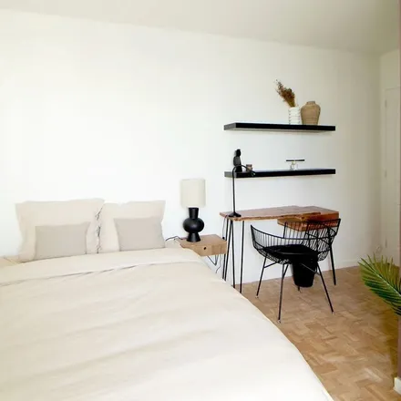 Image 1 - 1 Rue Volta, 92800 Puteaux, France - Apartment for rent