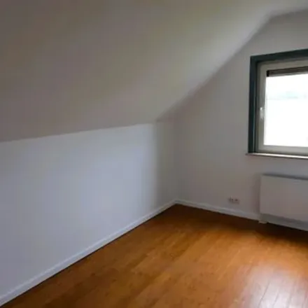 Rent this 3 bed apartment on Rue de la Rosière 45 in 7141 Morlanwelz, Belgium