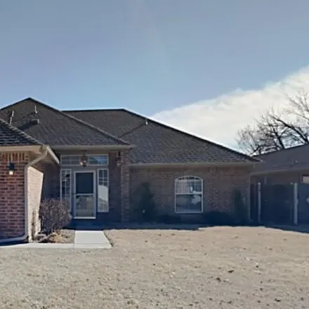 Rent this 3 bed house on 4929 Byron Circle in Yukon, OK 73099