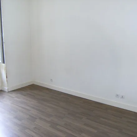 Rent this 3 bed apartment on 12 Quai Robert Fèvre in 49035 Angers, France