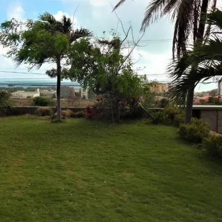 Rent this 5 bed house on Avenida Trajano de Medeiros 2200 in De Lourdes, Fortaleza - CE