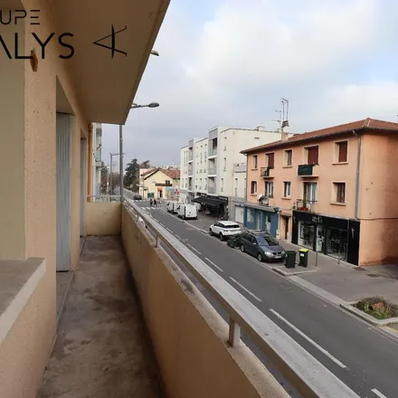 Rent this 4 bed apartment on Rue de l'Aviation in 69800 Saint-Priest, France