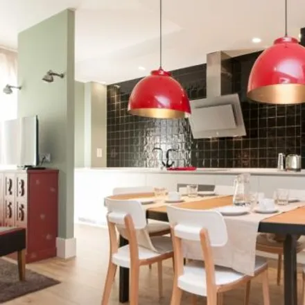 Rent this 5 bed apartment on Restaurant Singular in Carrer de Sardenya, 08001 Barcelona