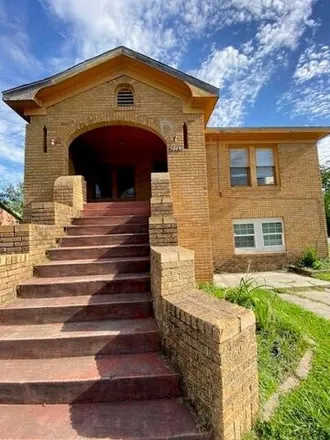Buy this 8 bed house on 1772 Baird Street in Houston, TX 77023