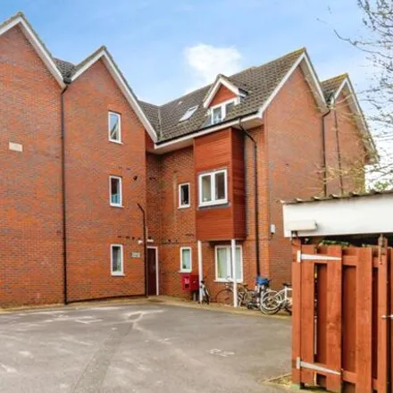 Image 1 - Highfields, 56 Richmond Gardens, Portswood Park, Southampton, SO17 1AF, United Kingdom - Apartment for sale