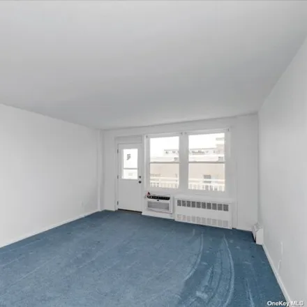 Image 3 - 522 Shore Rd Apt 6TT, Long Beach, New York, 11561 - Apartment for sale