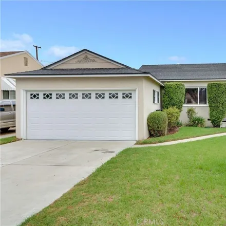 Buy this 2 bed house on 4228 Quigley Avenue in Lakewood, CA 90713