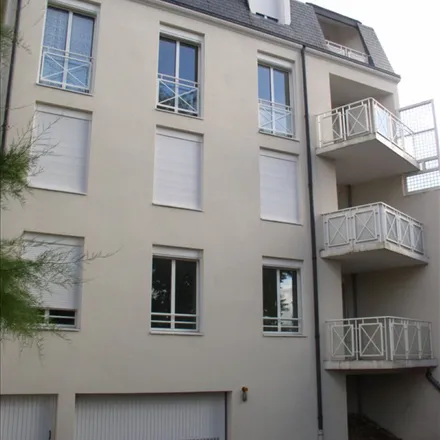 Image 4 - Larzul, Rue Taillegrain, 18000 Bourges, France - Apartment for rent