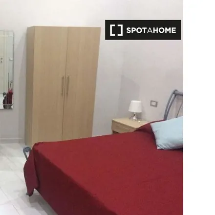 Image 3 - Desigual, Corso Arnaldo Lucci, 80142 Naples NA, Italy - Room for rent