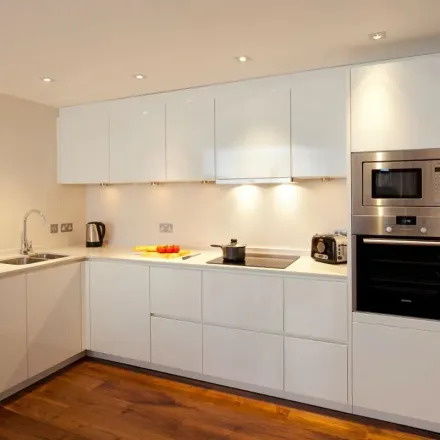 Image 5 - 2 Tavistock Place, London, WC1H 9RA, United Kingdom - Apartment for rent