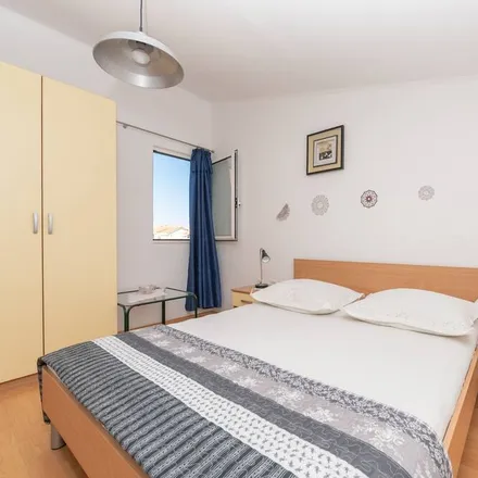 Rent this 1 bed apartment on 21325 Tučepi