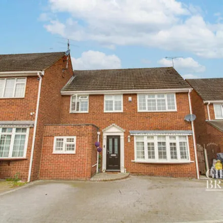 Buy this 3 bed duplex on Gipson Park Close in Southend-on-Sea, SS9 5PW