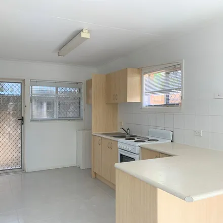 Image 4 - Hedges Avenue, Mermaid Beach QLD 4218, Australia - Apartment for rent