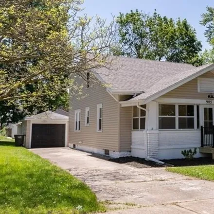 Buy this 5 bed house on 923 Erwin Street in Elkhart, IN 46514