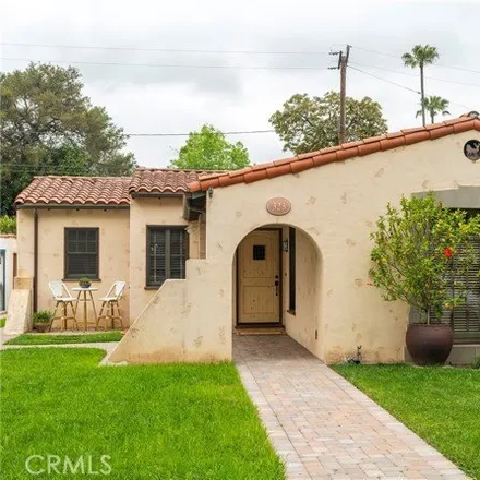Buy this 2 bed house on 323 South Citron Street in Anaheim, CA 92805