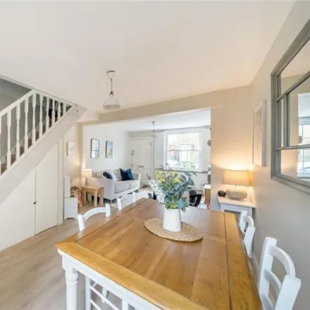 Image 6 - Wolsey Grove, Esher, KT10 8NX, United Kingdom - Townhouse for sale