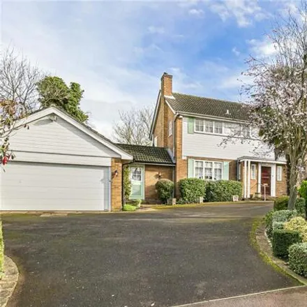 Buy this 5 bed house on 3 Coombehurst Close in London, EN4 0JF