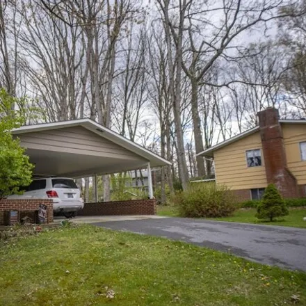 Image 5 - 1904 North Oak Lane, Park Forest Village, State College, PA 16803, USA - House for sale