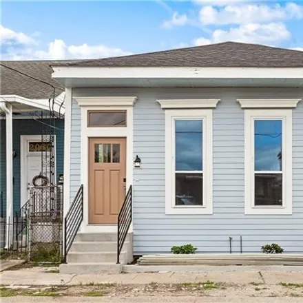 Rent this 3 bed house on 2606 South Saratoga Street in New Orleans, LA 70113