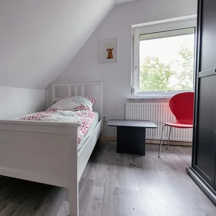 Rent this 4 bed house on Stadt Emden - Verwaltungsgebäude in Ysaac-Brons-Straße 16, 26721 Emden