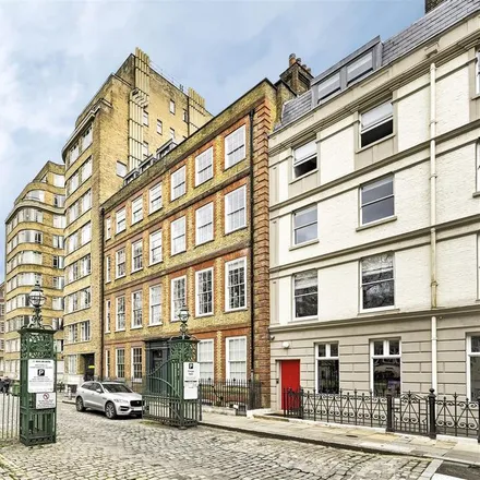 Rent this studio apartment on Florin Court in 6-9 Charterhouse Square, London