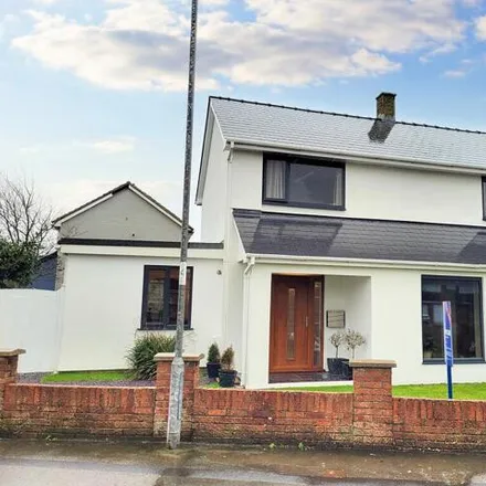Buy this 4 bed house on Dunlin Close in Porthcawl, CF36 3TR