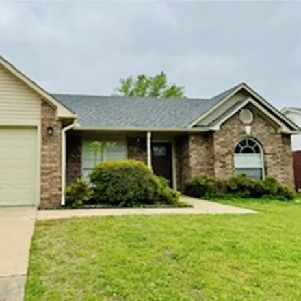 Rent this 3 bed house on 8148 Chateau Drive in Cavanaugh, Fort Smith