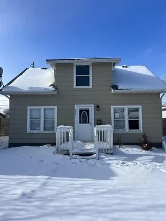 Buy this 3 bed house on 421 18th Street Northwest in Minot, ND 58703