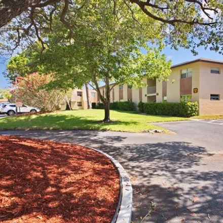 Buy this 2 bed condo on 3177 Shady Dell Lane in Melbourne, FL 32935