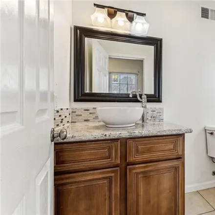 Image 6 - 13704 North Cavelier Drive, New Orleans, LA 70129, USA - House for sale