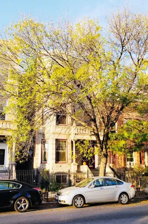 Image 1 - 3134 West Fullerton Avenue, Chicago, IL 60647, USA - House for rent