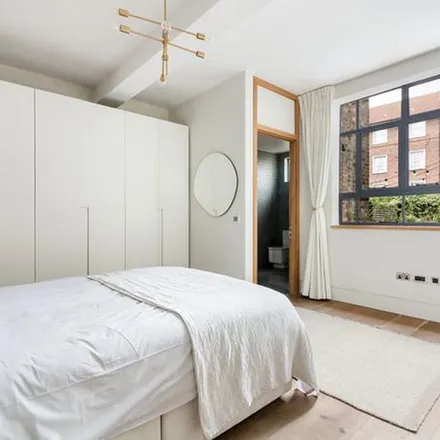 Rent this 3 bed apartment on Museums Association in 24 Calvin Street, Spitalfields