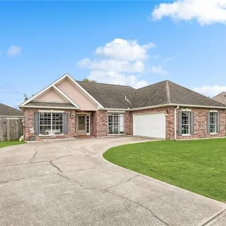 Image 2 - 107 Evangeline Trace, Belle Chasse, Plaquemines Parish, LA 70037, USA - House for sale