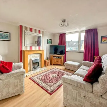 Image 3 - 47 Cotswold View, Kingswood, BS15 1TY, United Kingdom - Duplex for sale