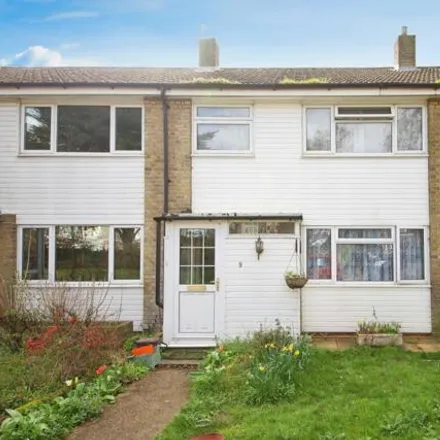 Buy this 3 bed townhouse on Hydefield Close in London, N21 2PS