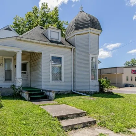 Buy this 3 bed house on 402 E 3rd St in Sedalia, Missouri