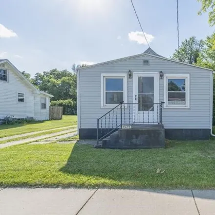 Buy this 3 bed house on 1529 Woodman Rd in Janesville, Wisconsin