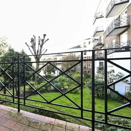 Buy this 1 bed apartment on Car Park / Outside Broadcast Compound in Brompton Park Crescent, London