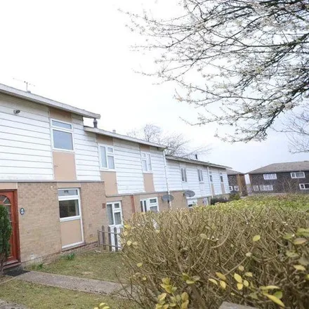 Rent this 3 bed townhouse on Abbey Road in Basingstoke, RG24 9EJ