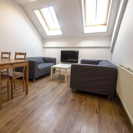 Rent this 6 bed apartment on 158 Mansfield Road in Nottingham, NG1 3HW