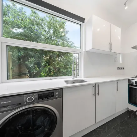 Rent this 2 bed apartment on 624 High Road in London, N12 0NU