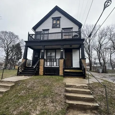 Buy this studio house on 2118 in 2118A North 24th Place, Milwaukee